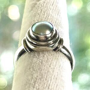 Vintage Sterling Silver Ring with Iridescent Dark Pearl – Size 6 Artisan Design